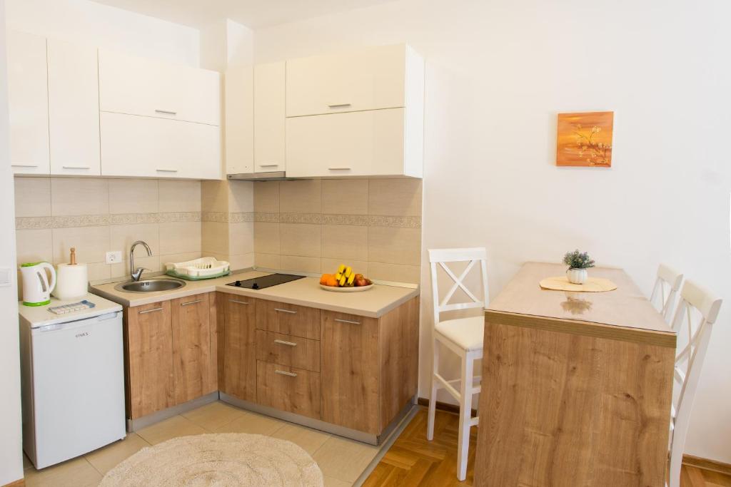 Kuchyň nebo kuchyňský kout v ubytování Peace 2 Apartments with parking
