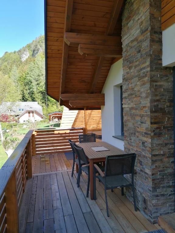 Nespecifikovaný výhled na hory nebo výhled na hory při pohledu z apartmánu