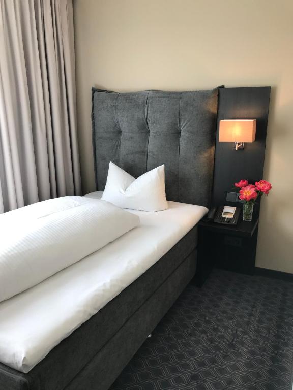 ROSS Hotel nähe Messe Stuttgart - Resim 10