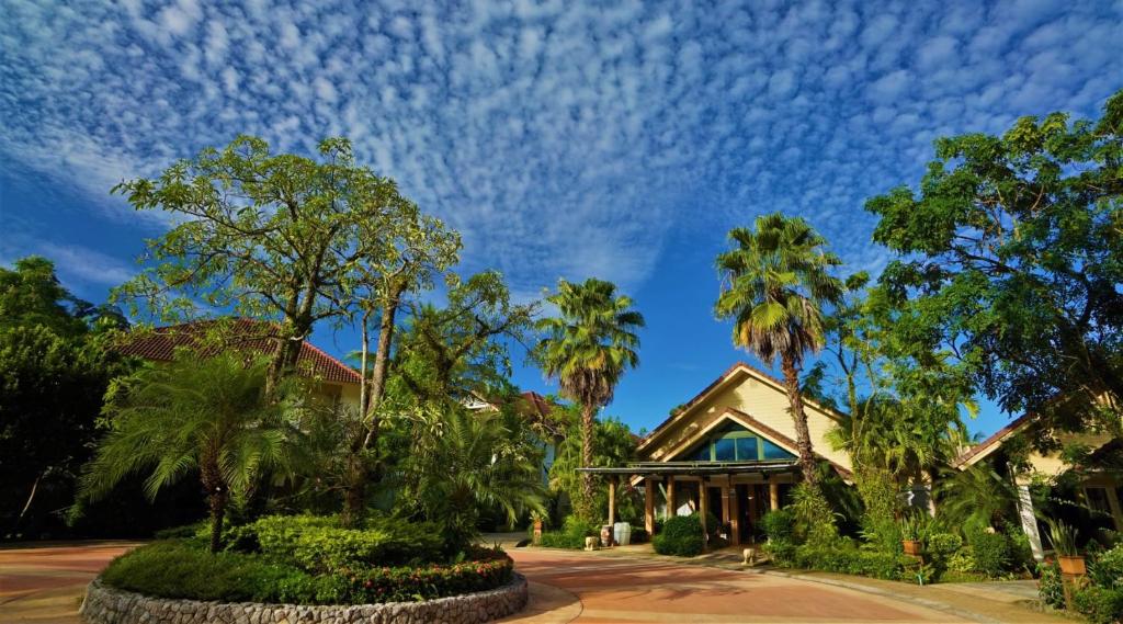 Zahrada ubytování Baan Khaolak Beach Resort