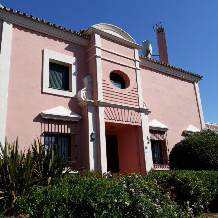 Preciosa villa pareada en Sotogolf, Sotogrande., San Roque ...