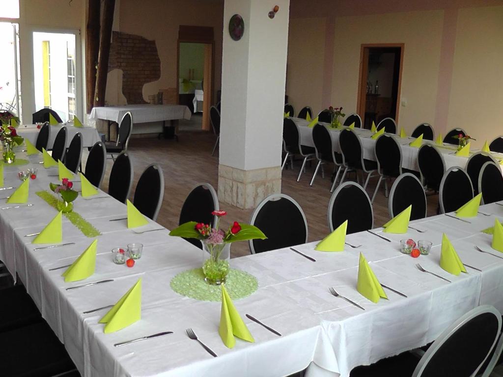 Restaurace v ubytování Pension Elisabeth am Elberadweg