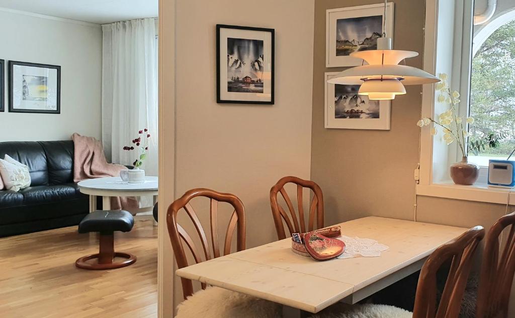 Lofoten Home Apartment - Apartment