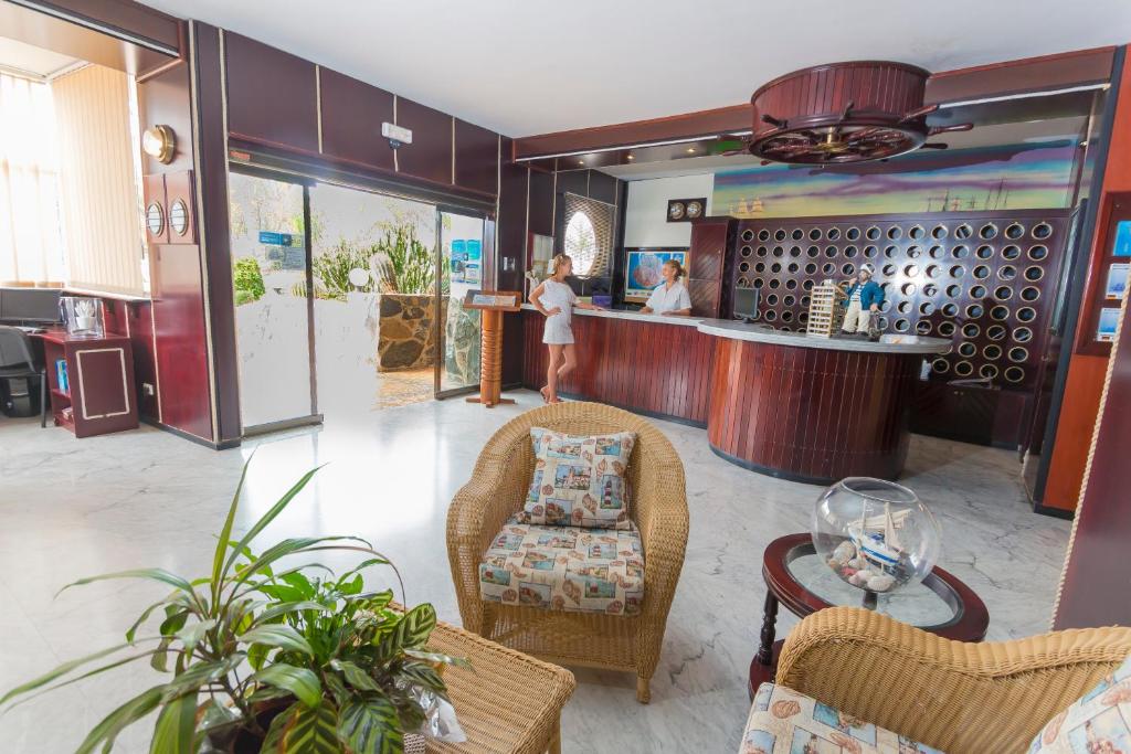 A seating area at Maritim Playa