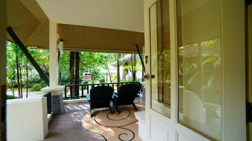 Posezení v ubytování Baan Khaolak Beach Resort
