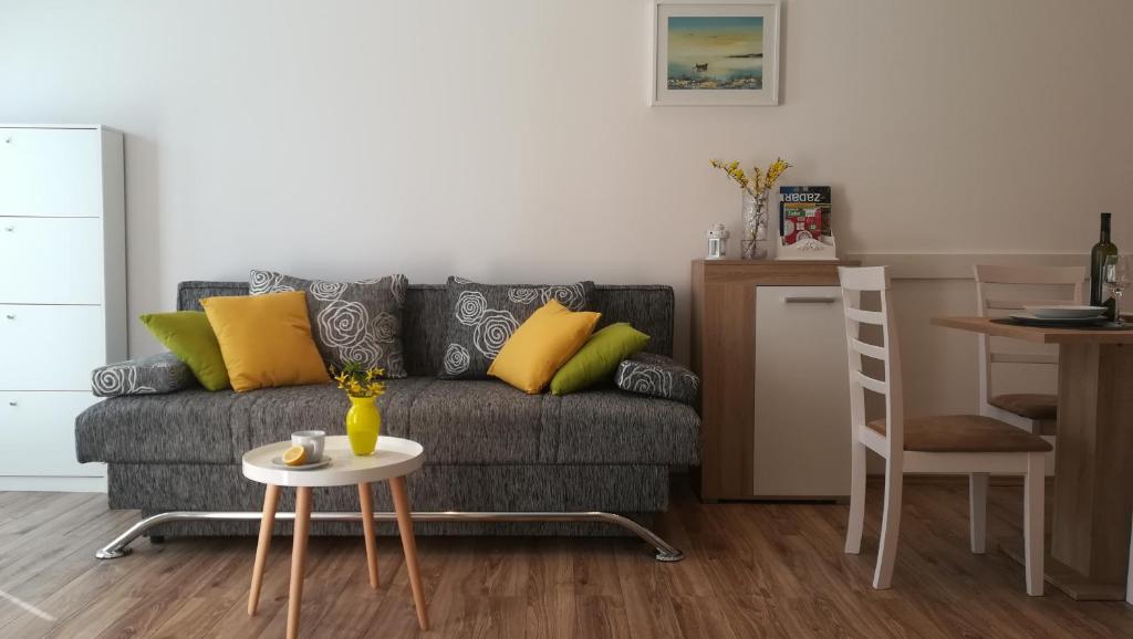 Posedenie v ubytovaní Apartment near center,beach,bus +free parking