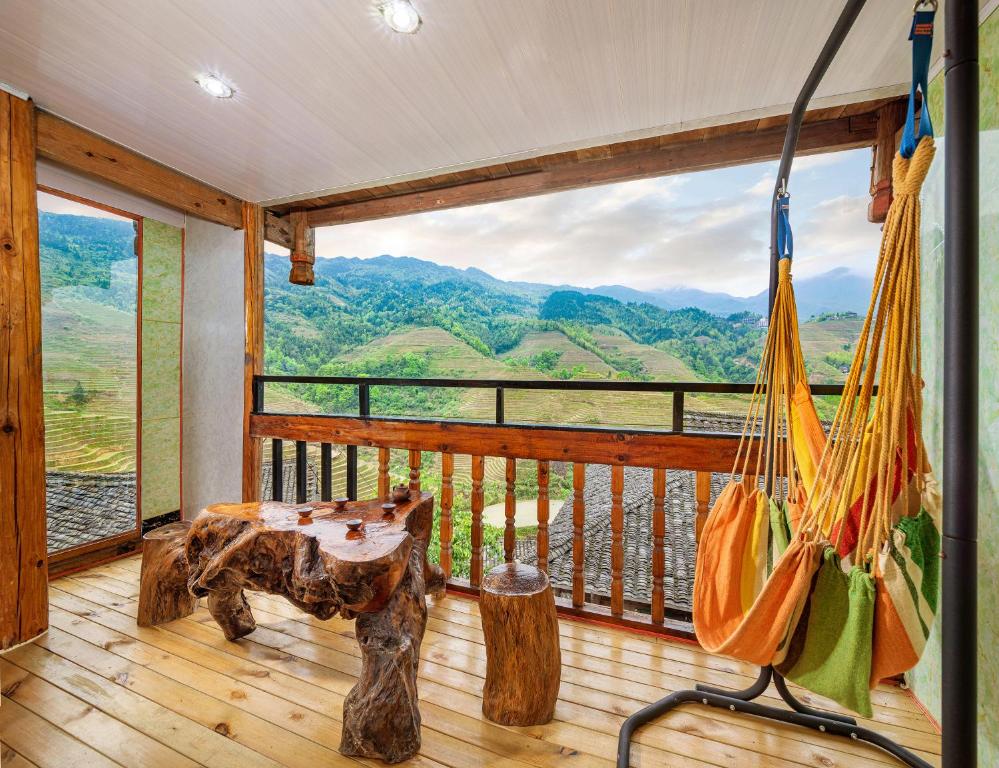 龙胜馨嘉源饭店 - Family Room With Mountain View