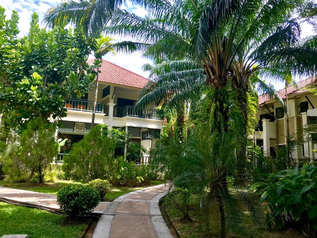Zahrada ubytování Baan Khaolak Beach Resort