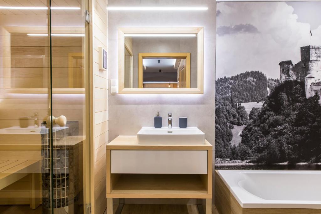 Kúpeľňa v ubytovaní udanypobyt Apartamenty Czorsztyn
