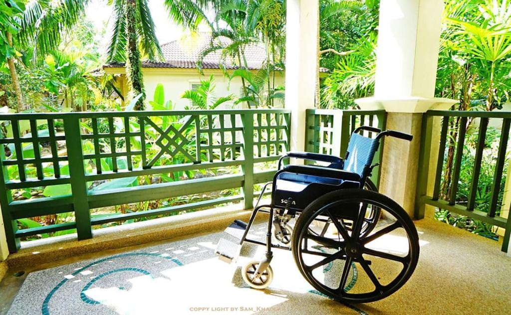Balkón nebo terasa v ubytování Baan Khaolak Beach Resort