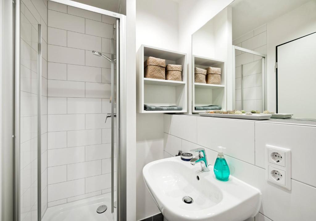A bathroom at smartments Graz