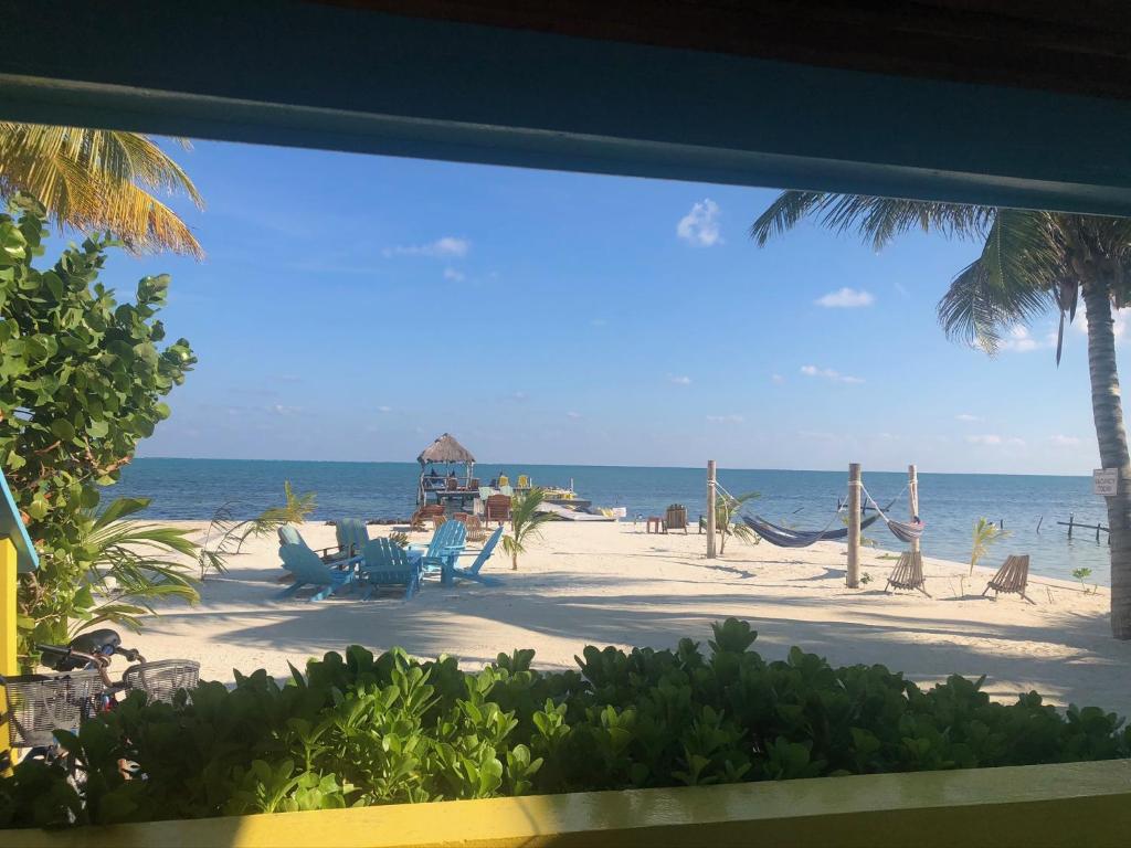 Colinda Cabanas - Beach Front Suite (Lower #1B)