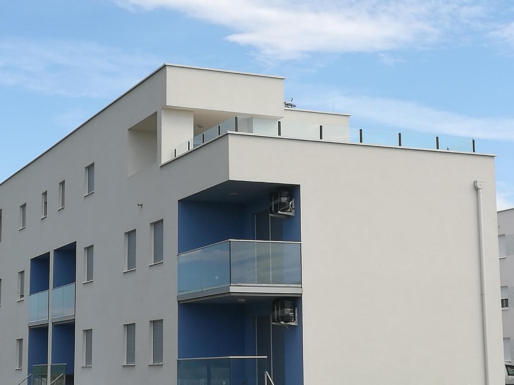 Budova, v ktorej sa apartmán nachádza