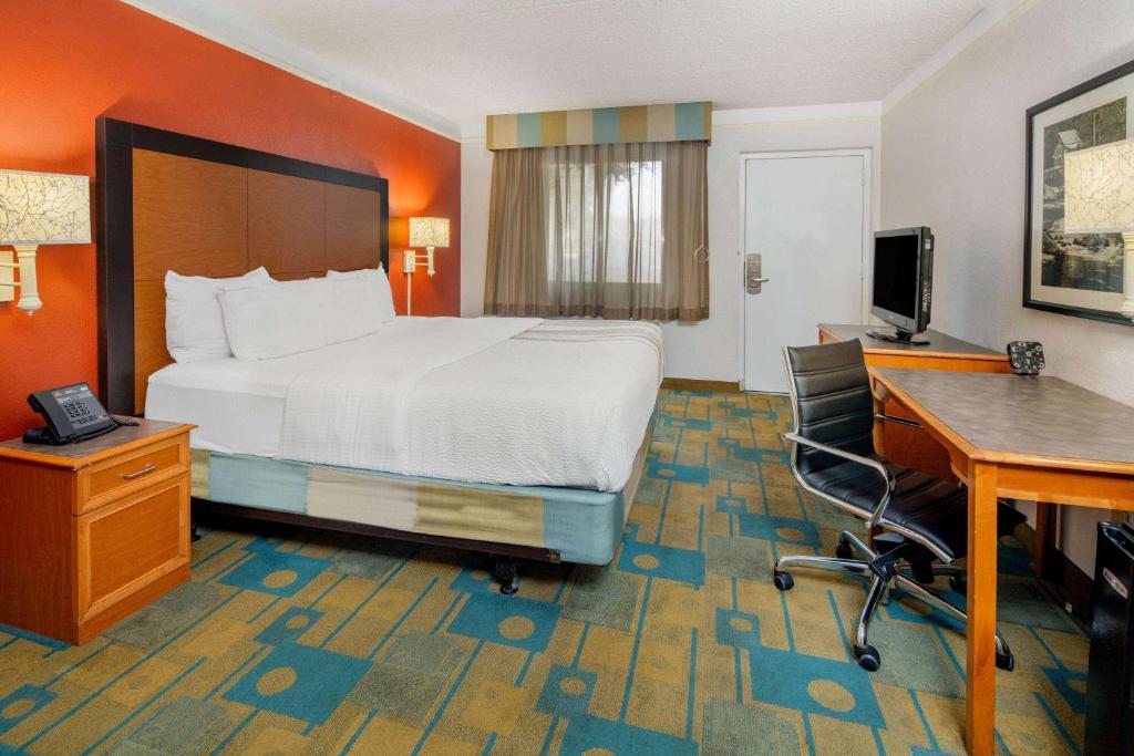 La Quinta Inn & Suites by Wyndham Irvine Spectrum - Habitación Con Cama Extragrande - No Fumadores