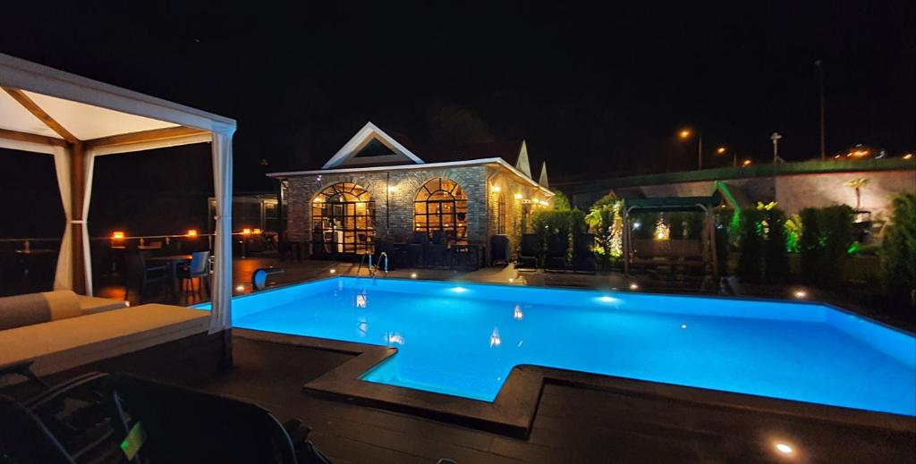 Bazén v ubytování Villa Da Otel nebo v jeho okolí