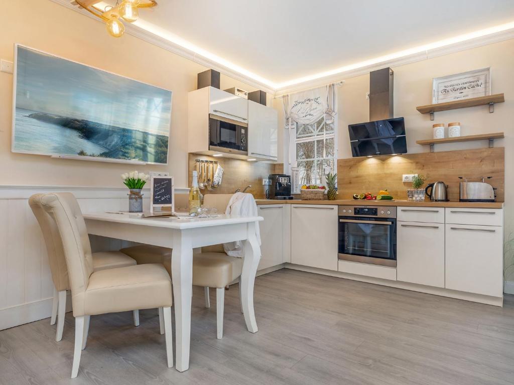 Kuchyň nebo kuchyňský kout v ubytování Villa Strandblick