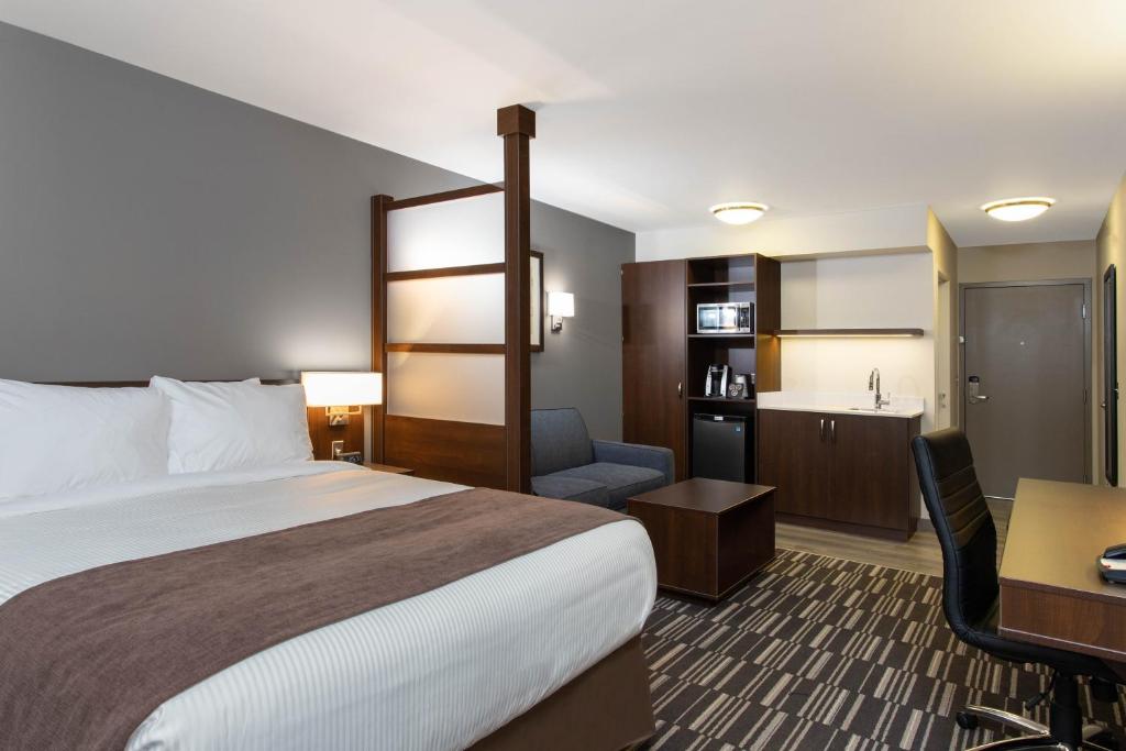 Microtel Inn & Suites by Wyndham Portage La Prairie - Business Queen Room - Niet -roken