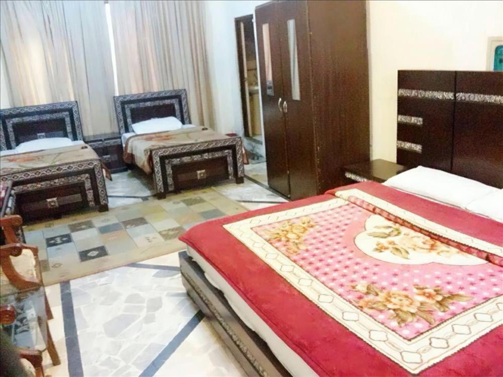 Hotel Luxury Palace - Housity