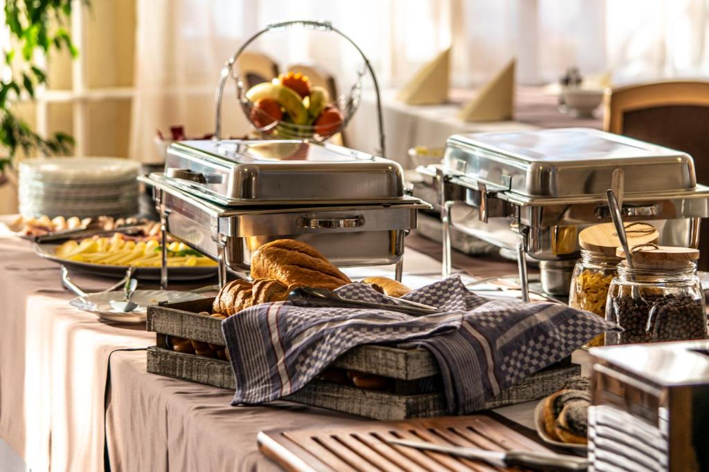 Zdjęcie z galerii obiektu Hotel Dzsungel w Nyíregyházie