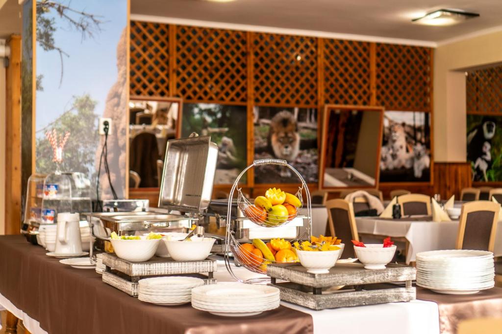Zdjęcie z galerii obiektu Hotel Dzsungel w Nyíregyházie