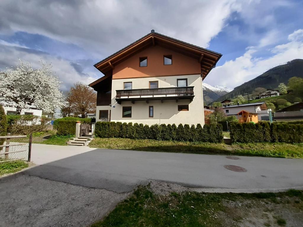 Nespecifikovaný výhled na hory nebo výhled na hory při pohledu z apartmánu