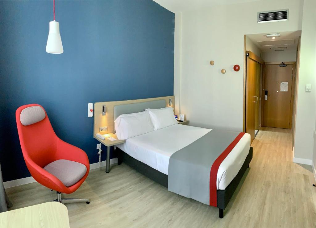 Holiday Inn Express Ciudad de las Ciencias, an IHG Hotel ...