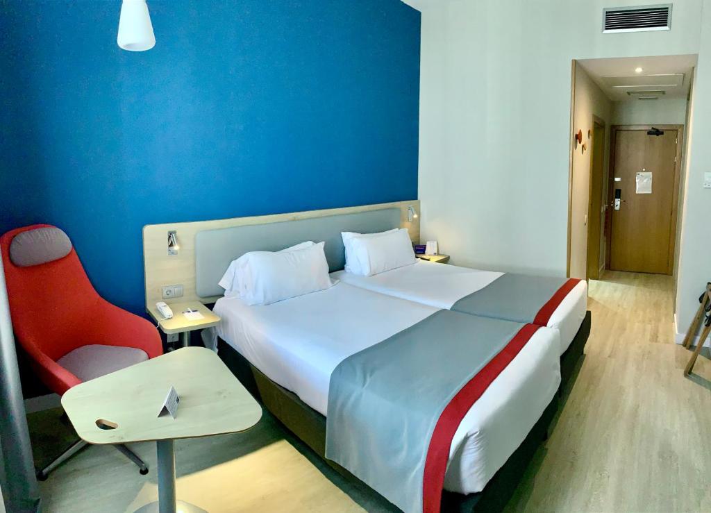 Holiday Inn Express Ciudad de las Ciencias, an IHG Hotel ...