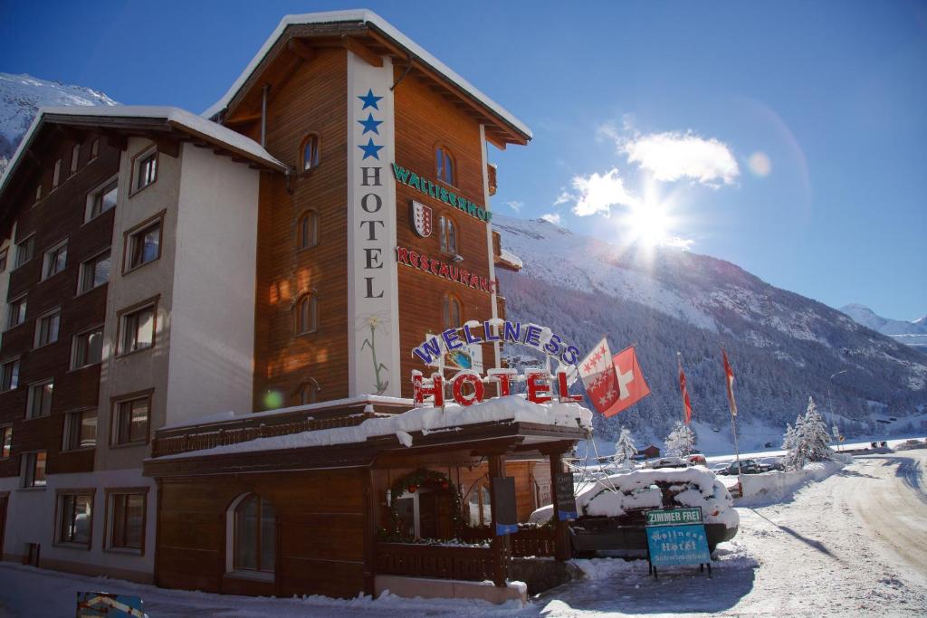 Nespecifikovaný výhled na hory nebo výhled na hory při pohledu z hotelu