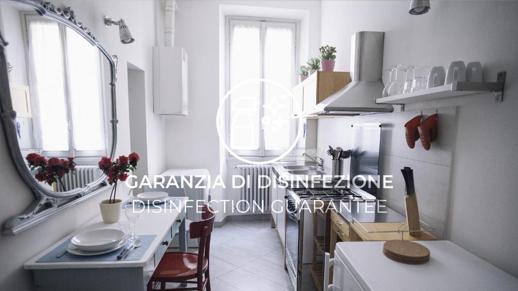 Kuchnia lub aneks kuchenny w obiekcie Italianway-Corso Sempione 96