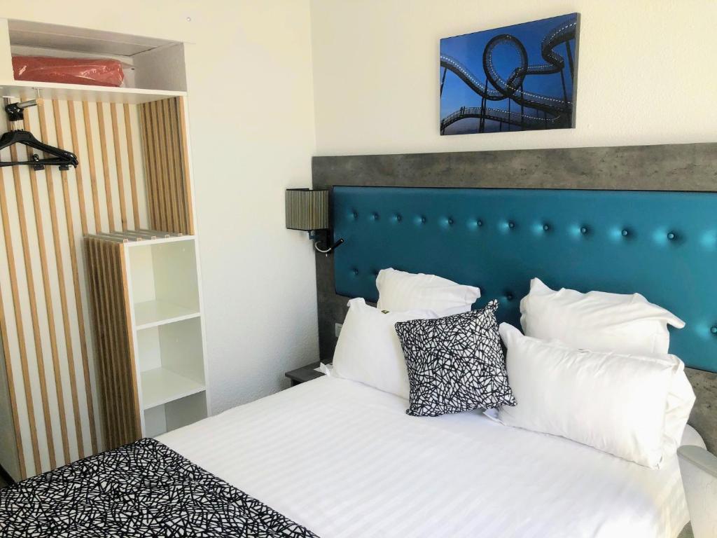 Hôtel Carré Vieux Port - Double Room With Double Bed And Balcony