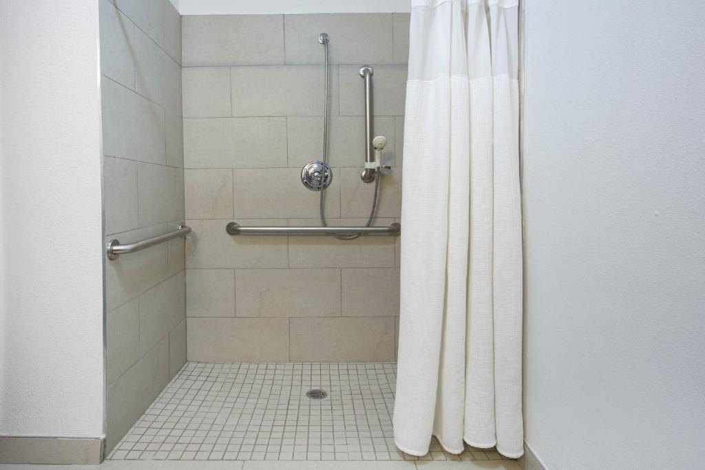 Wingate by Wyndham Gurnee photo