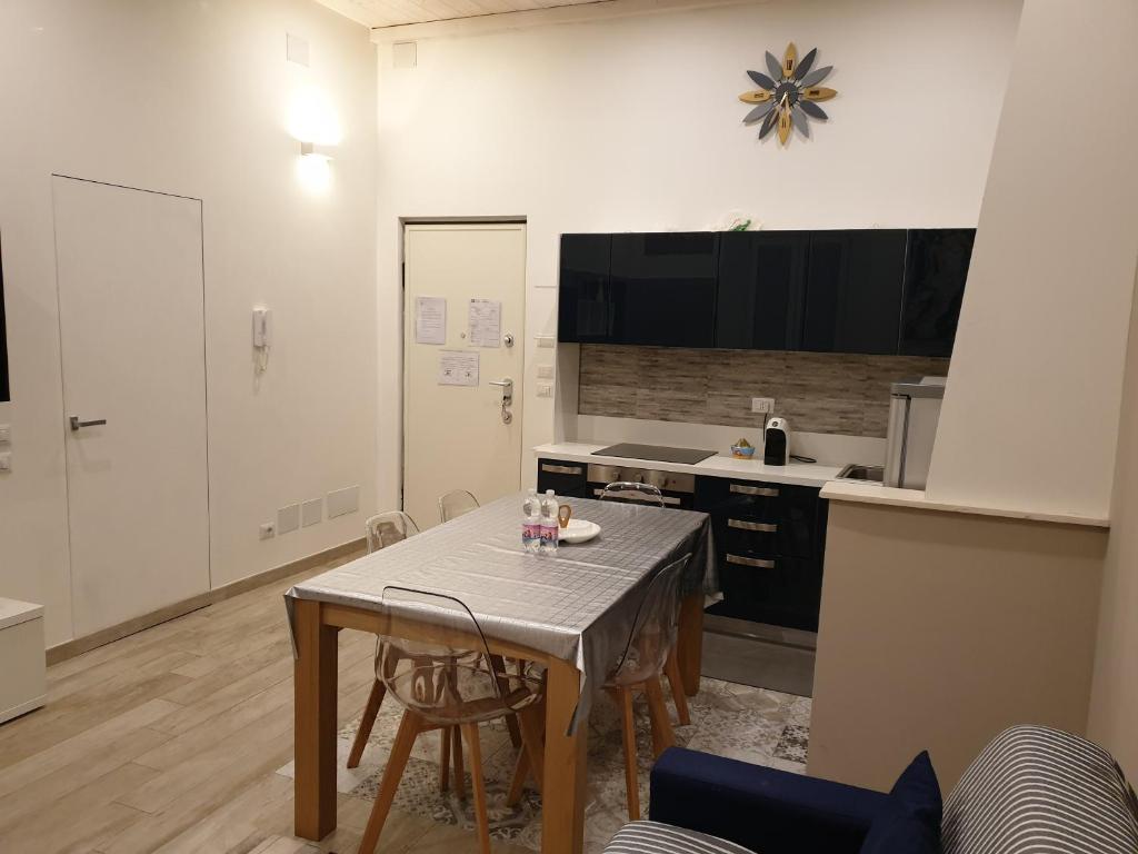 A kitchen or kitchenette at Kibilù - Viale Bligny - Porta Romana - Università Bocconi