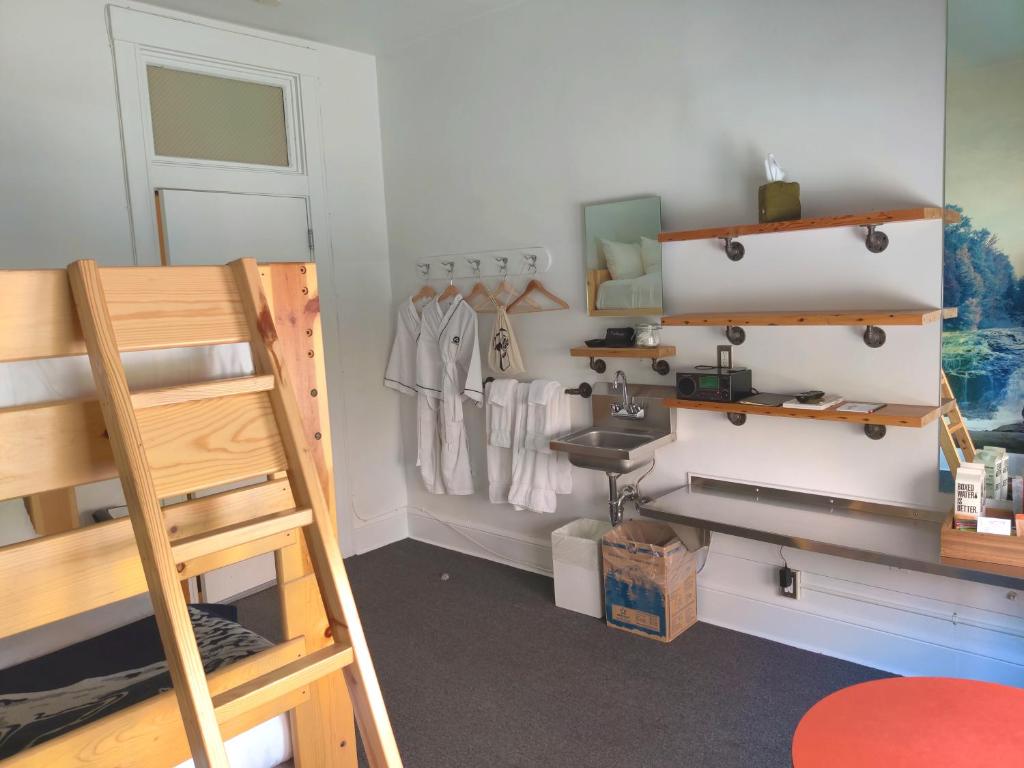 Postel nebo postele na pokoji v ubytování Ace Hotel Seattle