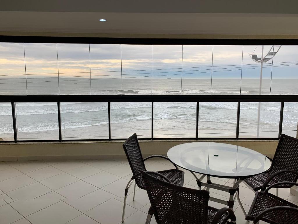  Apartamento frente mar! Próximo ao Beto Carrero!