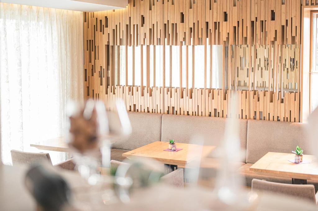 A restaurant or other place to eat at Hotel Schartner