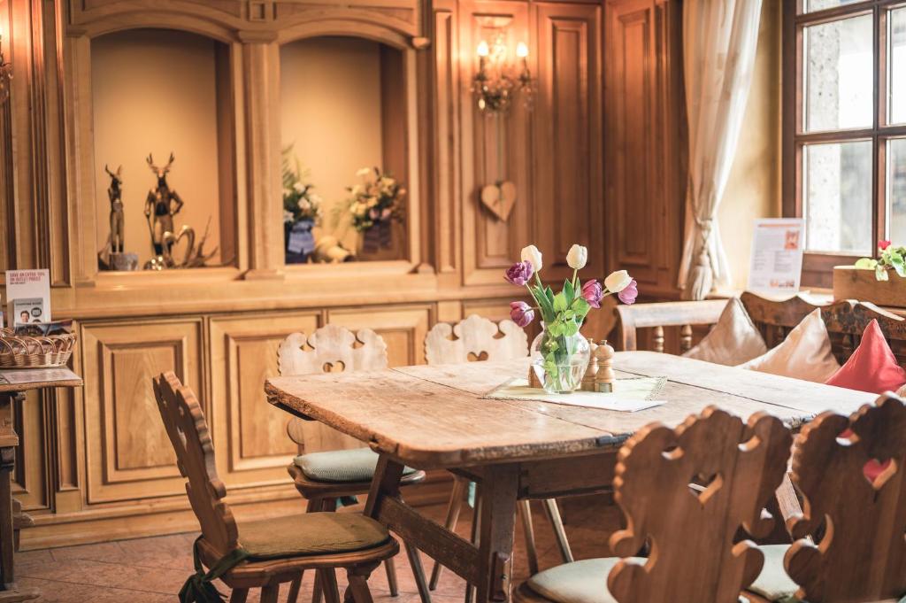 A restaurant or other place to eat at Hotel Schartner