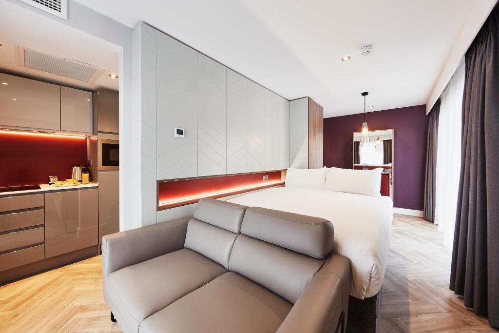 Roomzzz Newcastle City - 
