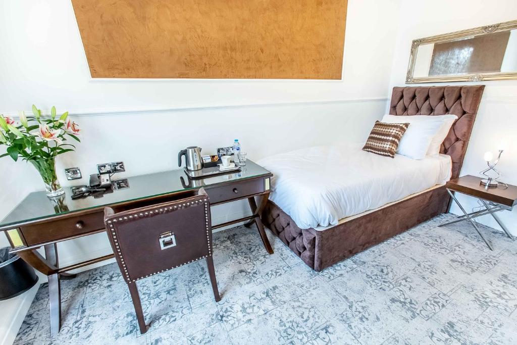 Grosvenor Hotel - 