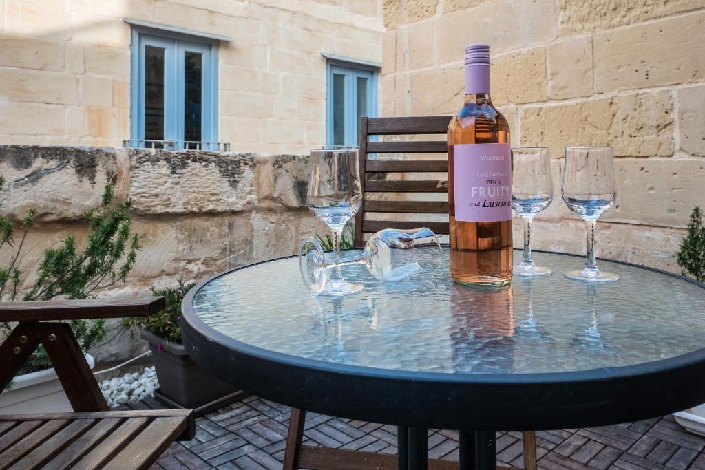 Nápoje v ubytování Valletta Ajkla Mansion