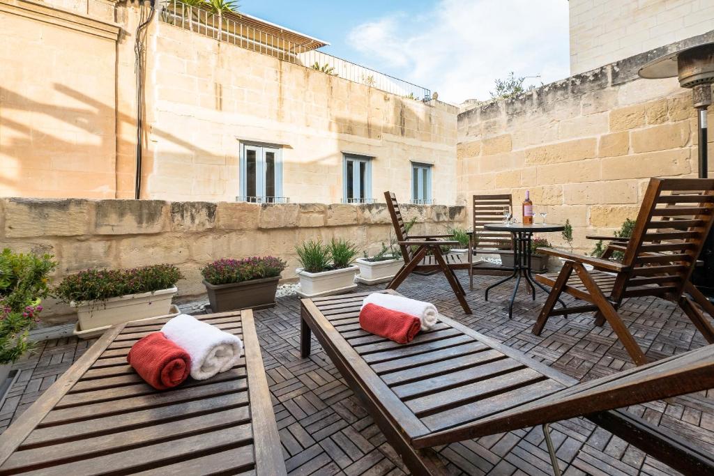 Balkón nebo terasa v ubytování Valletta Ajkla Mansion