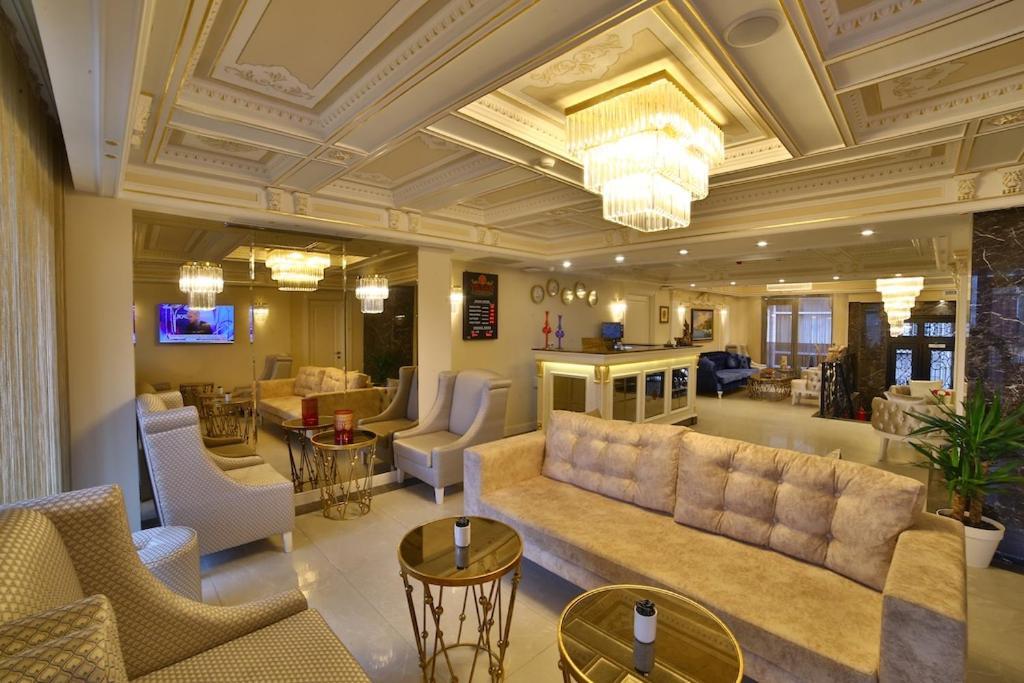 A seating area at Yılsam Sultanahmet Hotel