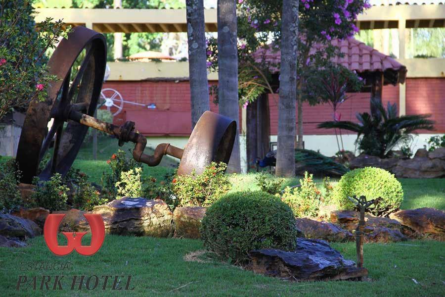  Estancia Park Hotel