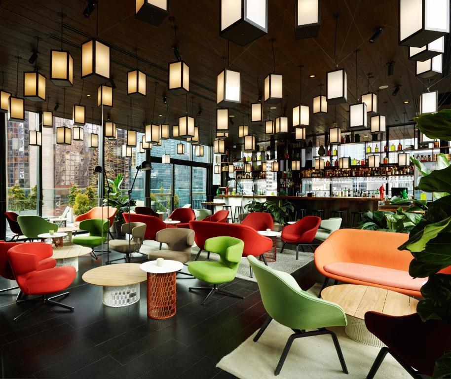 Posezení v ubytování citizenM New York Times Square