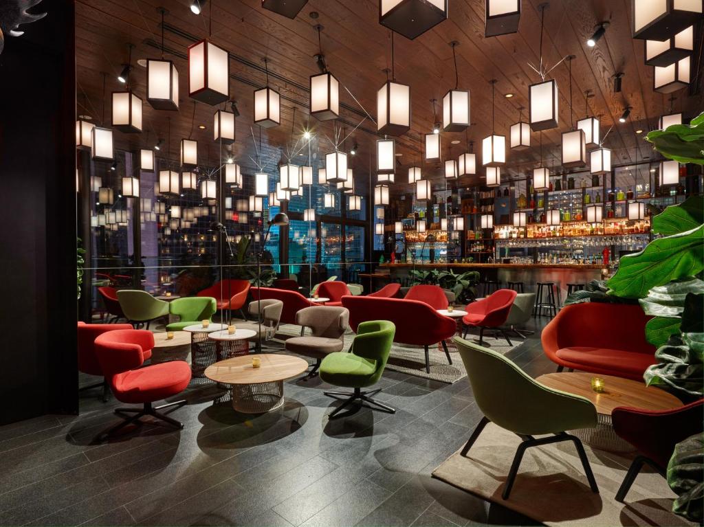 Posezení v ubytování citizenM New York Times Square