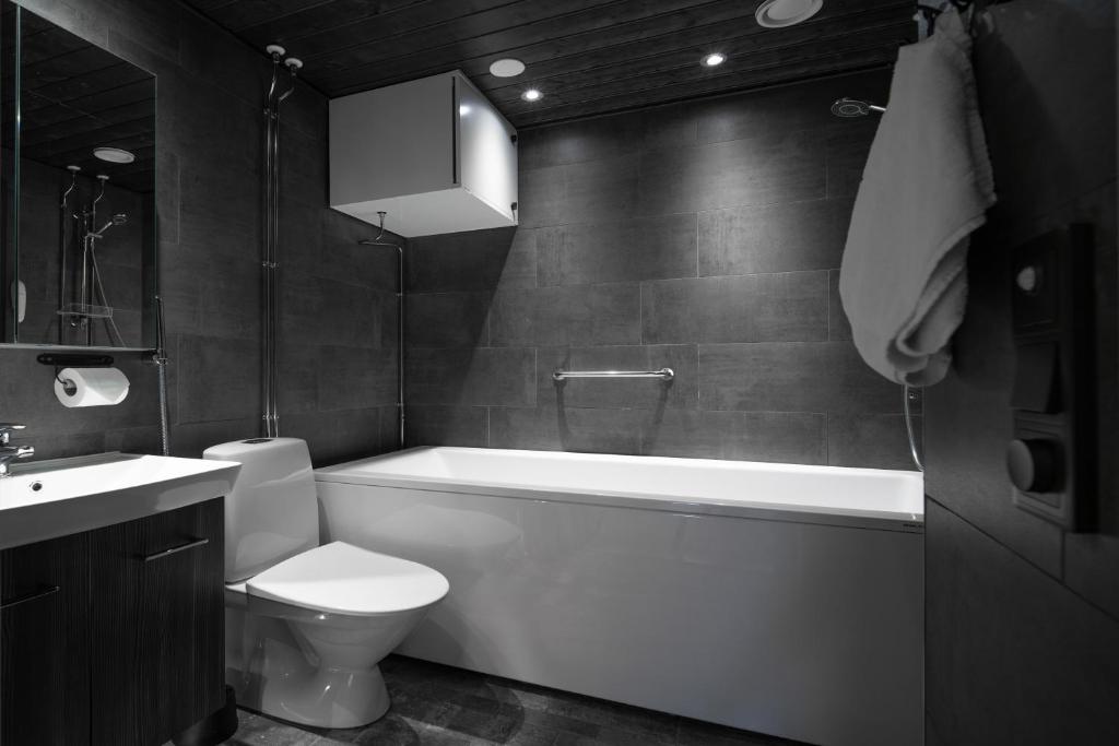 Koupelna v ubytování Ski-Inn PyhäLinna