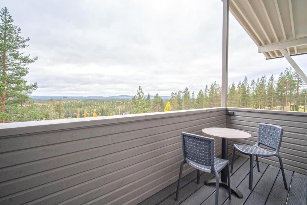 Balkón nebo terasa v ubytování Ski-Inn PyhäLinna