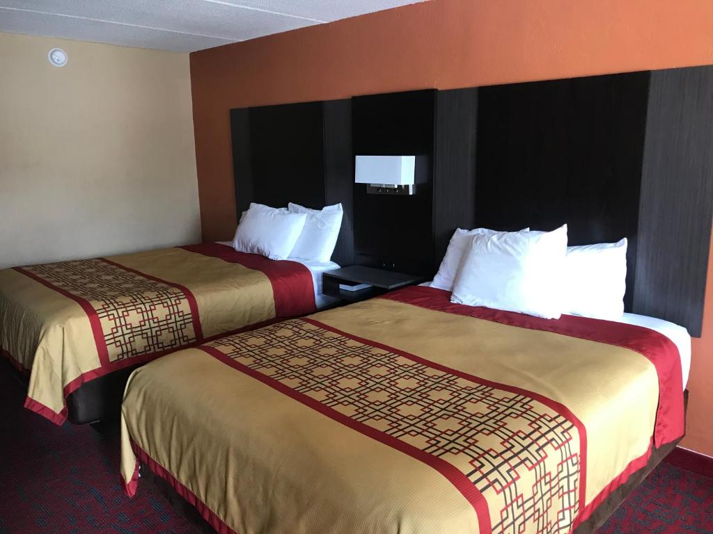 Conner Hill Motor Lodge photo