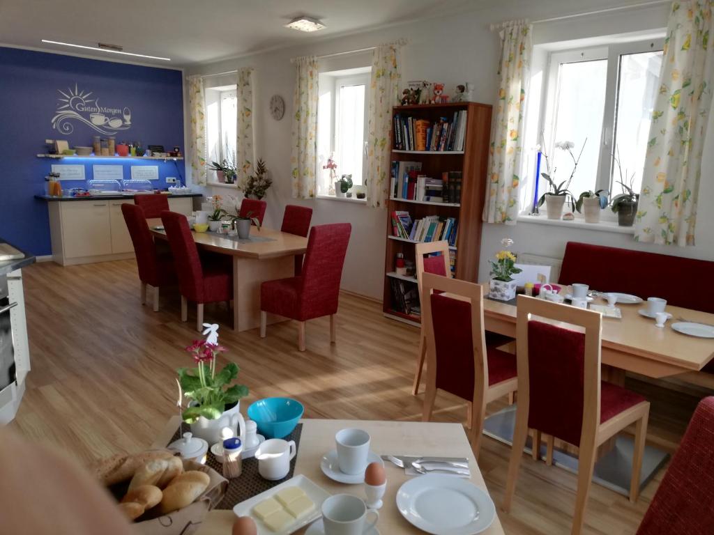 Posedenie v ubytovaní Gästehaus Sabina- Frühstückspension, Bed & Breakfest