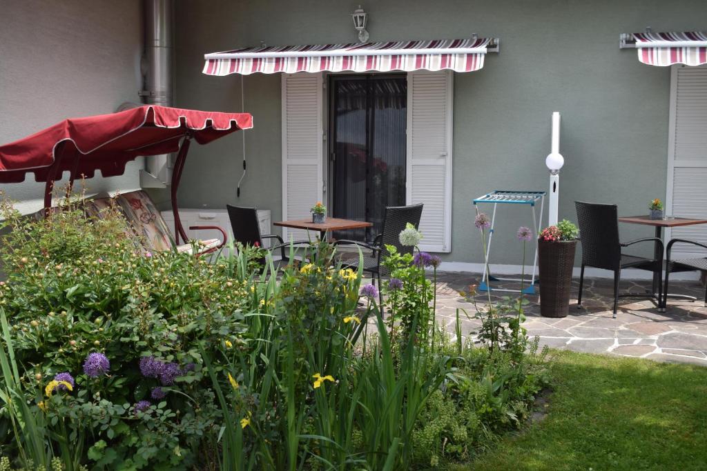 Vonkajšia záhrada v ubytovaní Gästehaus Sabina- Frühstückspension, Bed & Breakfest