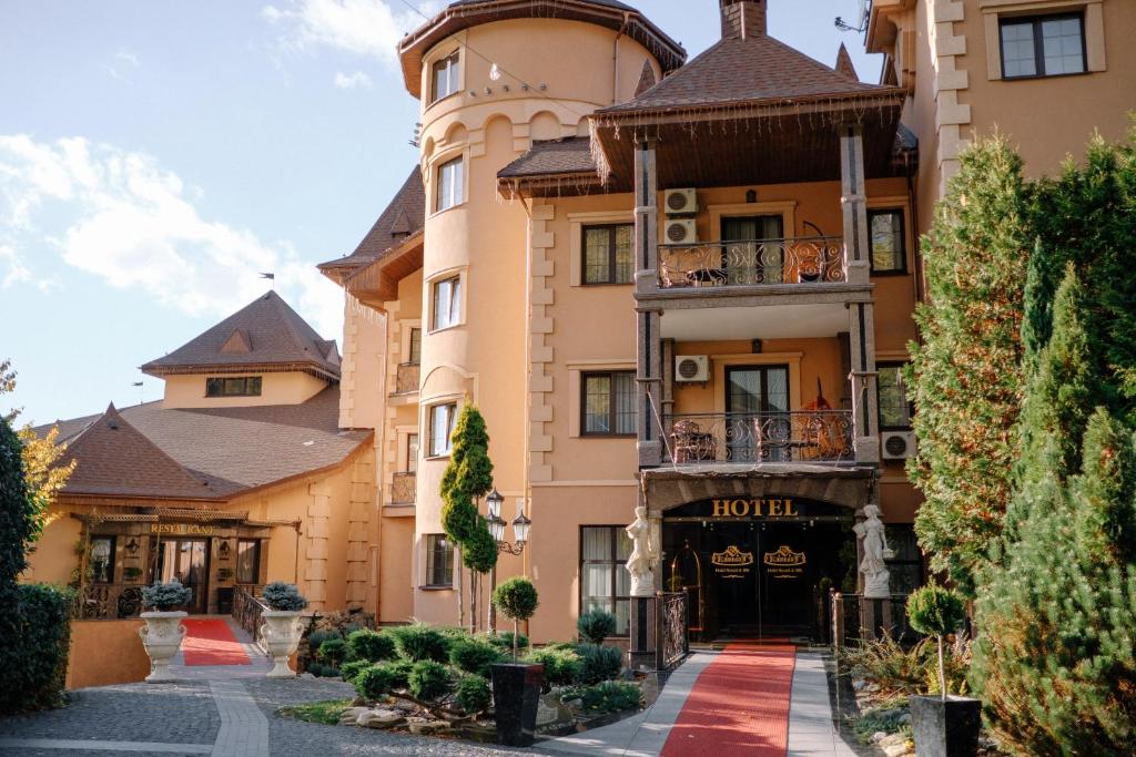 Budova, kde se hotel nachází